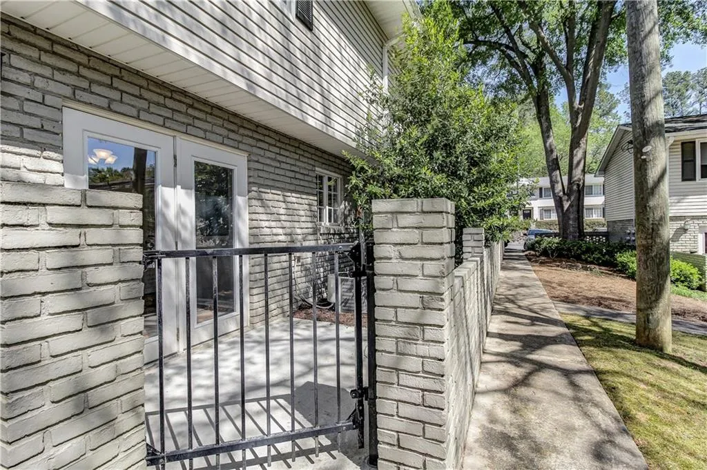 6940 Roswell Road Unit 14d, Atlanta, Georgia 30328, 3 Bedrooms Bedrooms, ,2 BathroomsBathrooms,Residential,Sold,6940 Roswell Road Unit 14d,5674538