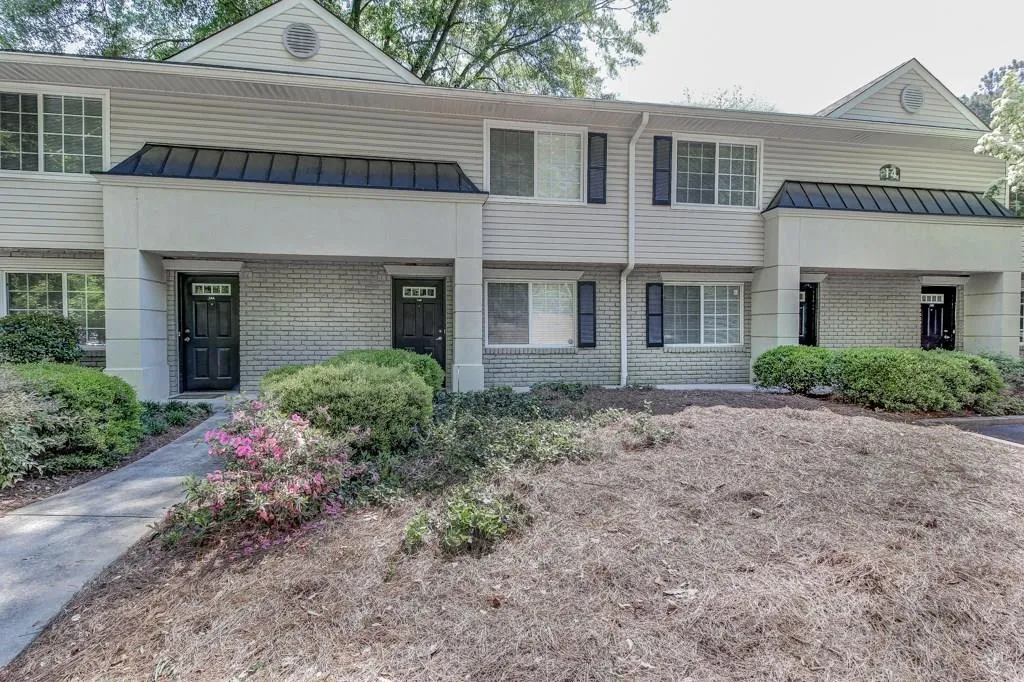 6940 Roswell Road Unit 14d, Atlanta, Georgia 30328, 3 Bedrooms Bedrooms, ,2 BathroomsBathrooms,Residential,Sold,6940 Roswell Road Unit 14d,5674538