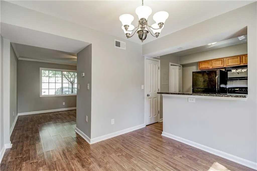 6940 Roswell Road Unit 14d, Atlanta, Georgia 30328, 3 Bedrooms Bedrooms, ,2 BathroomsBathrooms,Residential,Sold,6940 Roswell Road Unit 14d,5674538