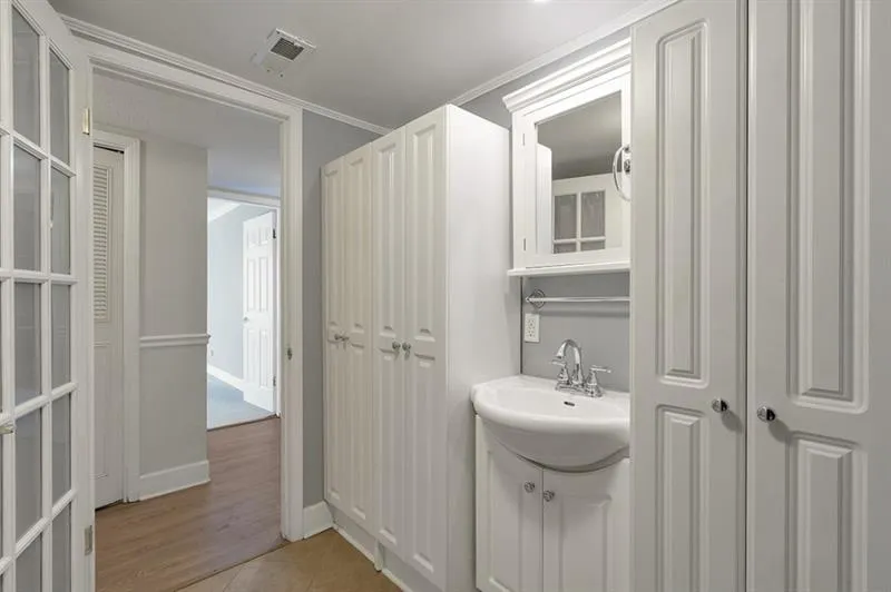 6851 Roswell Road Unit D14, Atlanta, Georgia 30328, 3 Bedrooms Bedrooms, ,2 BathroomsBathrooms,Residential,For Sale,6851 Roswell Road Unit D14,7648648