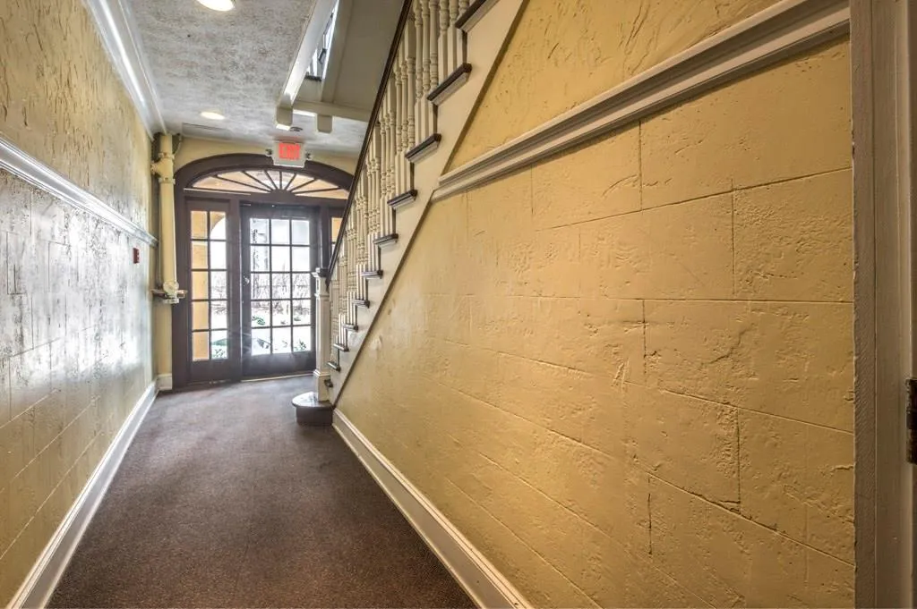 2855 Peachtree Road Ne Unit 210, Atlanta, Georgia 30305, 2 Bedrooms Bedrooms, ,2 BathroomsBathrooms,Residential,Sold,2855 Peachtree Road Ne Unit 210,5864253