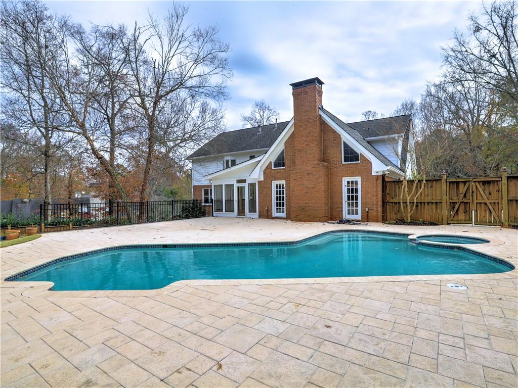 5010 Spruce Bluff Drive, Sandy Springs, Georgia 30350, 5 Bedrooms Bedrooms, ,5 BathroomsBathrooms,Residential,Sold,5010 Spruce Bluff Drive,7285614