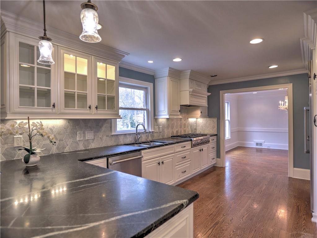 5010 Spruce Bluff Drive, Sandy Springs, Georgia 30350, 5 Bedrooms Bedrooms, ,5 BathroomsBathrooms,Residential,Sold,5010 Spruce Bluff Drive,7285614