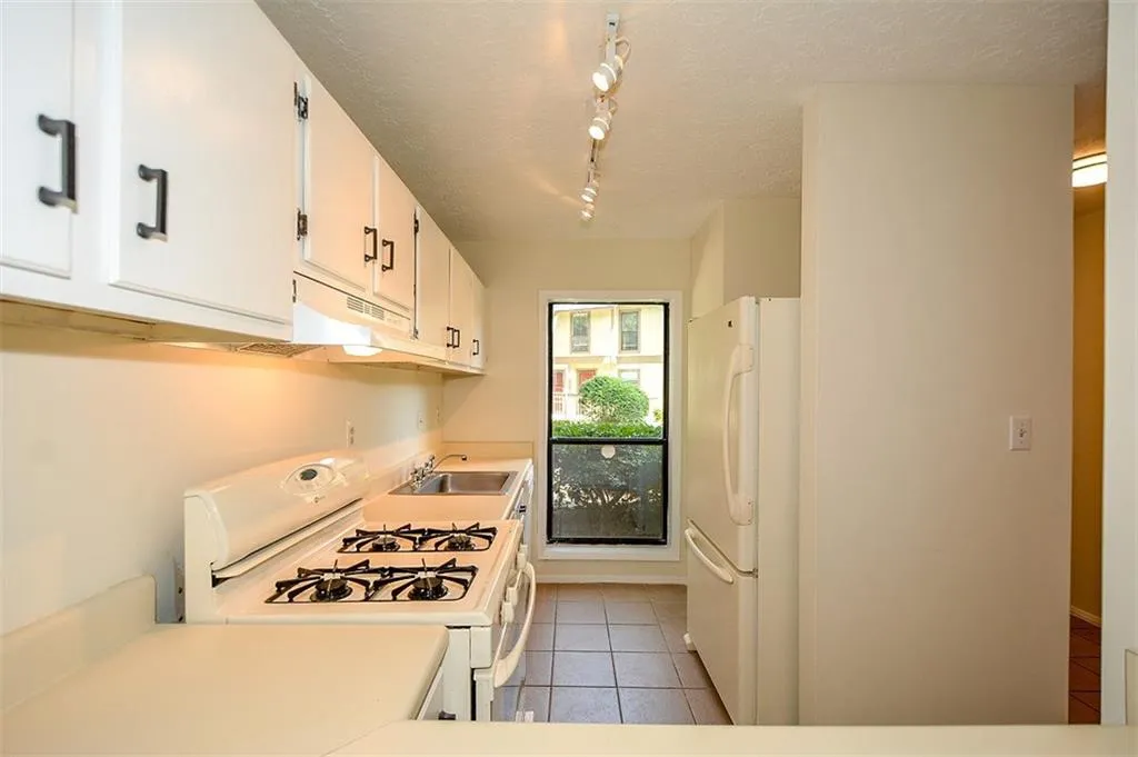 507 Woodcliff Drive Unit 507, Sandy Springs, Georgia 30350, 2 Bedrooms Bedrooms, ,1 BathroomBathrooms,Residential,Sold,507 Woodcliff Drive Unit 507,5895284