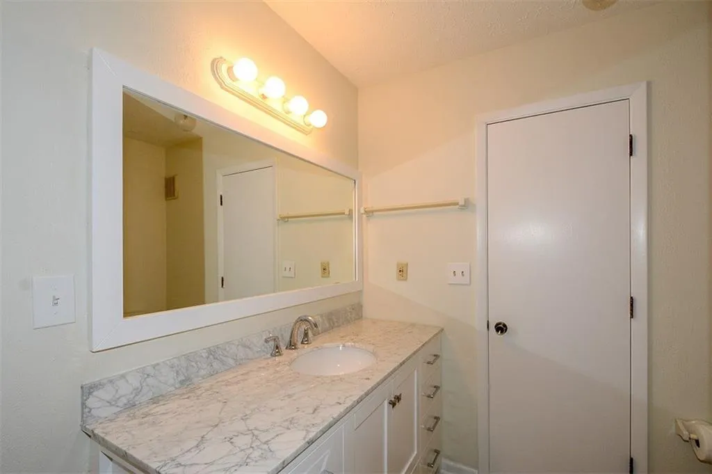 507 Woodcliff Drive Unit 507, Sandy Springs, Georgia 30350, 2 Bedrooms Bedrooms, ,1 BathroomBathrooms,Residential,Sold,507 Woodcliff Drive Unit 507,5895284