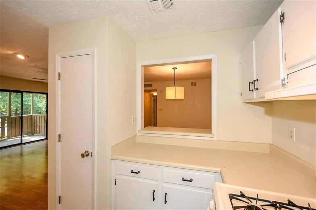 507 Woodcliff Drive Unit 507, Sandy Springs, Georgia 30350, 2 Bedrooms Bedrooms, ,1 BathroomBathrooms,Residential,Sold,507 Woodcliff Drive Unit 507,5895284
