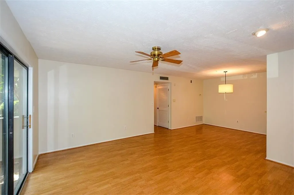 507 Woodcliff Drive Unit 507, Sandy Springs, Georgia 30350, 2 Bedrooms Bedrooms, ,1 BathroomBathrooms,Residential,Sold,507 Woodcliff Drive Unit 507,5895284