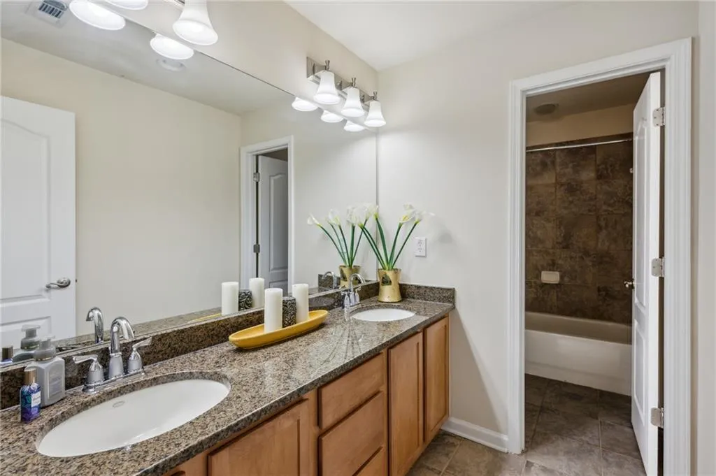 3917 Old Atlanta Station Drive Se, Atlanta, Georgia 30339, 4 Bedrooms Bedrooms, ,3 BathroomsBathrooms,Residential,For Sale,3917 Old Atlanta Station Drive Se,7622572