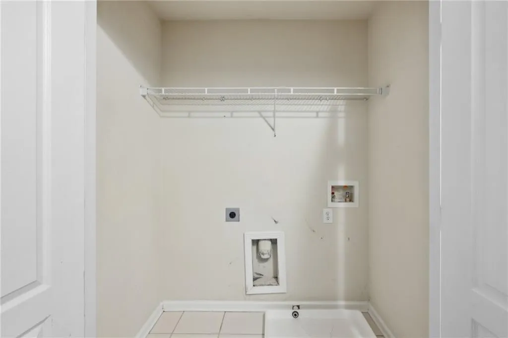 3917 Old Atlanta Station Drive Se, Atlanta, Georgia 30339, 4 Bedrooms Bedrooms, ,3 BathroomsBathrooms,Residential,For Sale,3917 Old Atlanta Station Drive Se,7622572