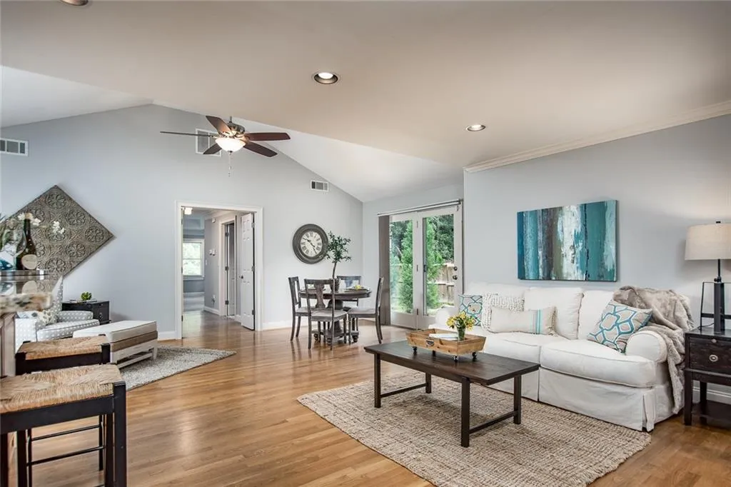 540 Windsor Parkway, Sandy Springs, Georgia 30342, 3 Bedrooms Bedrooms, ,3 BathroomsBathrooms,Residential,Sold,540 Windsor Parkway,5885624