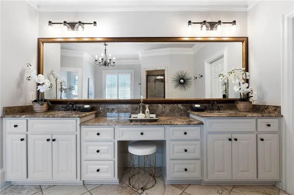 555 Glenmanor Court, Atlanta, Georgia 30328, 6 Bedrooms Bedrooms, ,6 BathroomsBathrooms,Residential,Sold,555 Glenmanor Court,7212132 555 Glenmanor Court, Atlanta, Georgia 30328, 6 Bedrooms Bedrooms, ,6 BathroomsBathrooms,Residential,Sold,555 Glenmanor Court,7212132