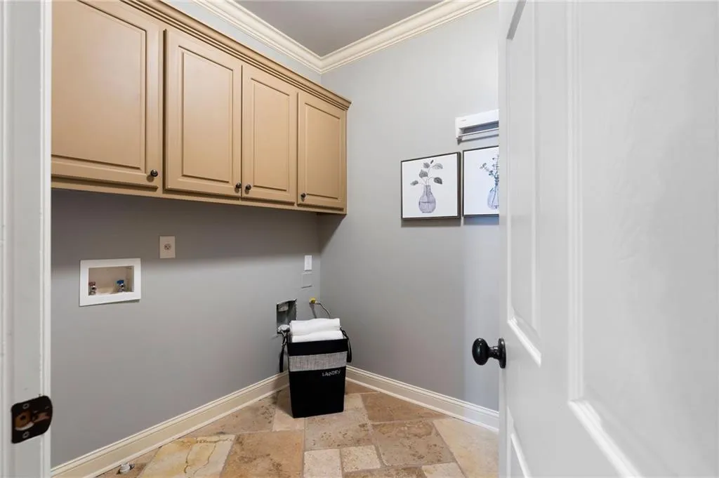 555 Glenmanor Court, Atlanta, Georgia 30328, 6 Bedrooms Bedrooms, ,6 BathroomsBathrooms,Residential,Sold,555 Glenmanor Court,7212132 555 Glenmanor Court, Atlanta, Georgia 30328, 6 Bedrooms Bedrooms, ,6 BathroomsBathrooms,Residential,Sold,555 Glenmanor Court,7212132