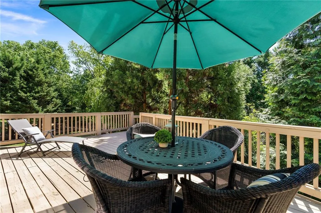 555 Glenmanor Court, Atlanta, Georgia 30328, 6 Bedrooms Bedrooms, ,6 BathroomsBathrooms,Residential,Sold,555 Glenmanor Court,7212132 555 Glenmanor Court, Atlanta, Georgia 30328, 6 Bedrooms Bedrooms, ,6 BathroomsBathrooms,Residential,Sold,555 Glenmanor Court,7212132