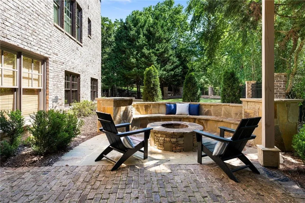 555 Glenmanor Court, Atlanta, Georgia 30328, 6 Bedrooms Bedrooms, ,6 BathroomsBathrooms,Residential,Sold,555 Glenmanor Court,7212132 555 Glenmanor Court, Atlanta, Georgia 30328, 6 Bedrooms Bedrooms, ,6 BathroomsBathrooms,Residential,Sold,555 Glenmanor Court,7212132