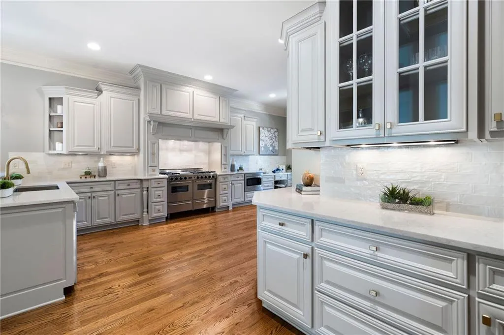 555 Glenmanor Court, Atlanta, Georgia 30328, 6 Bedrooms Bedrooms, ,6 BathroomsBathrooms,Residential,Sold,555 Glenmanor Court,7212132 555 Glenmanor Court, Atlanta, Georgia 30328, 6 Bedrooms Bedrooms, ,6 BathroomsBathrooms,Residential,Sold,555 Glenmanor Court,7212132