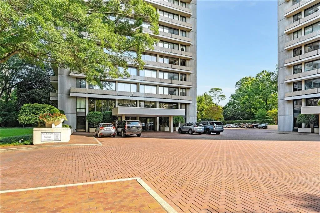View of apartment building / complex