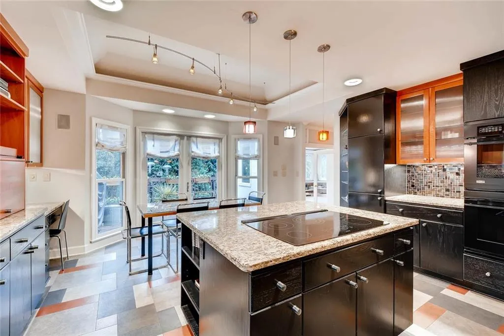 60 S Battery Place, Atlanta, Georgia 30342, 4 Bedrooms Bedrooms, ,3 BathroomsBathrooms,Residential,Sold,60 S Battery Place,5794228