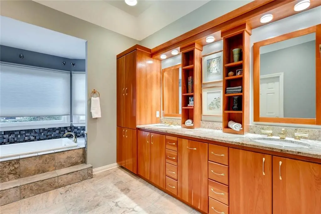 60 S Battery Place, Atlanta, Georgia 30342, 4 Bedrooms Bedrooms, ,3 BathroomsBathrooms,Residential,Sold,60 S Battery Place,5794228