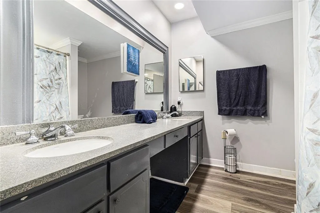 6851 Roswell Road Unit M-5, Atlanta, Georgia 30328, 2 Bedrooms Bedrooms, ,2 BathroomsBathrooms,Residential,For Sale,6851 Roswell Road Unit M-5,7664253