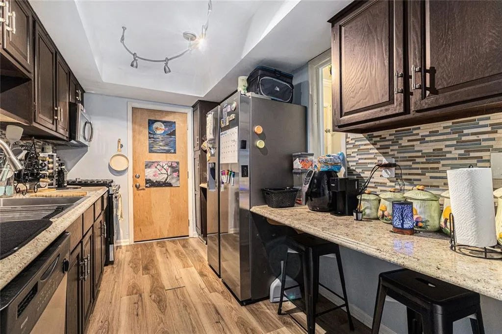 6851 Roswell Road Unit M-5, Atlanta, Georgia 30328, 2 Bedrooms Bedrooms, ,2 BathroomsBathrooms,Residential,For Sale,6851 Roswell Road Unit M-5,7664253