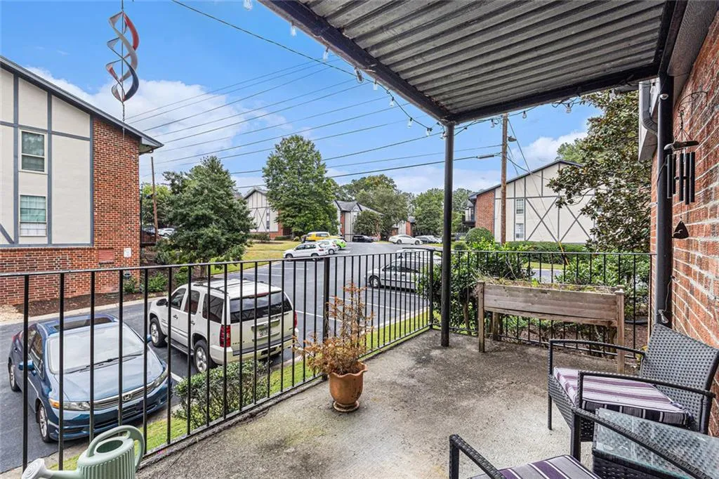 6851 Roswell Road Unit M-5, Atlanta, Georgia 30328, 2 Bedrooms Bedrooms, ,2 BathroomsBathrooms,Residential,For Sale,6851 Roswell Road Unit M-5,7664253