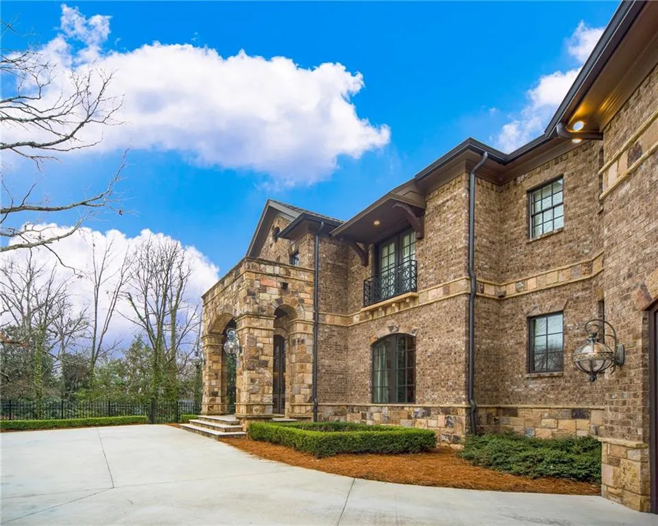 1185 Mount Paran Road, Atlanta, Georgia 30327, 5 Bedrooms Bedrooms, ,6 BathroomsBathrooms,Residential,Sold,1185 Mount Paran Road,5968595