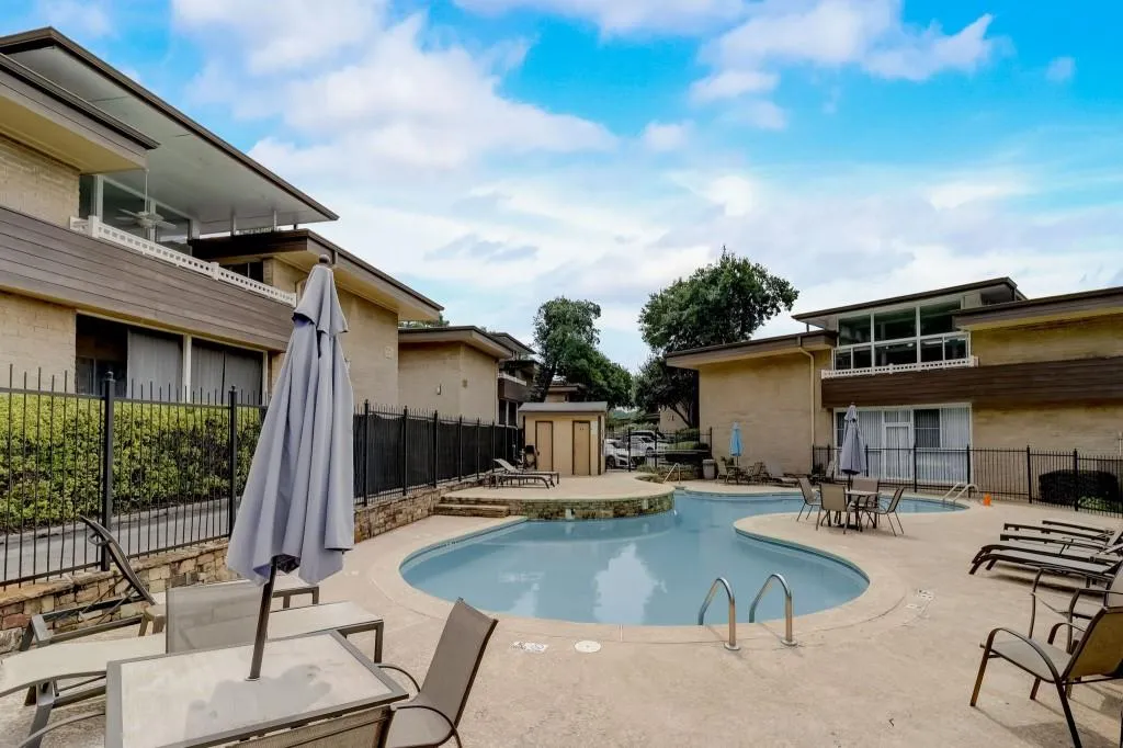 346 Carpenter Drive Unit 40, Sandy Springs, Georgia 30328, 2 Bedrooms Bedrooms, ,2 BathroomsBathrooms,Residential,Sold,346 Carpenter Drive Unit 40,7259574