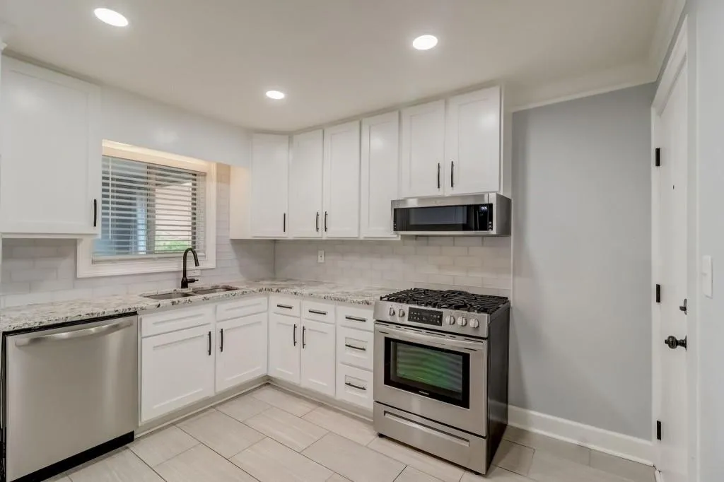 346 Carpenter Drive Unit 40, Sandy Springs, Georgia 30328, 2 Bedrooms Bedrooms, ,2 BathroomsBathrooms,Residential,Sold,346 Carpenter Drive Unit 40,7259574