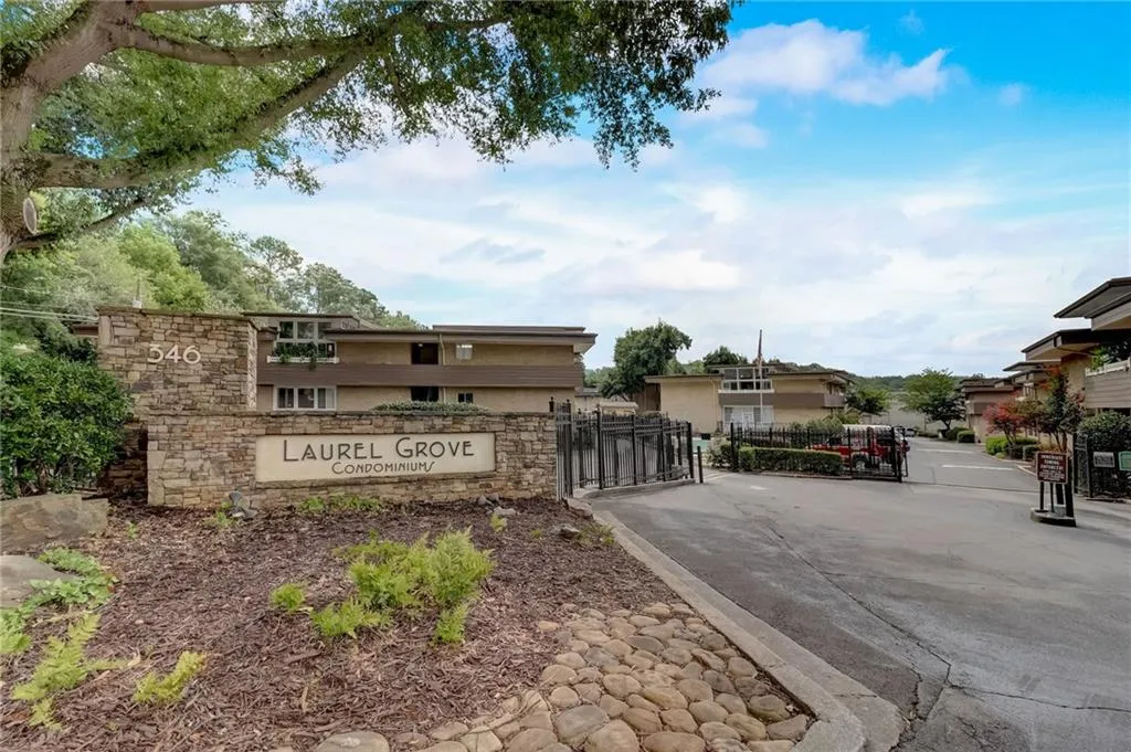 346 Carpenter Drive Unit 40, Sandy Springs, Georgia 30328, 2 Bedrooms Bedrooms, ,2 BathroomsBathrooms,Residential,Sold,346 Carpenter Drive Unit 40,7259574