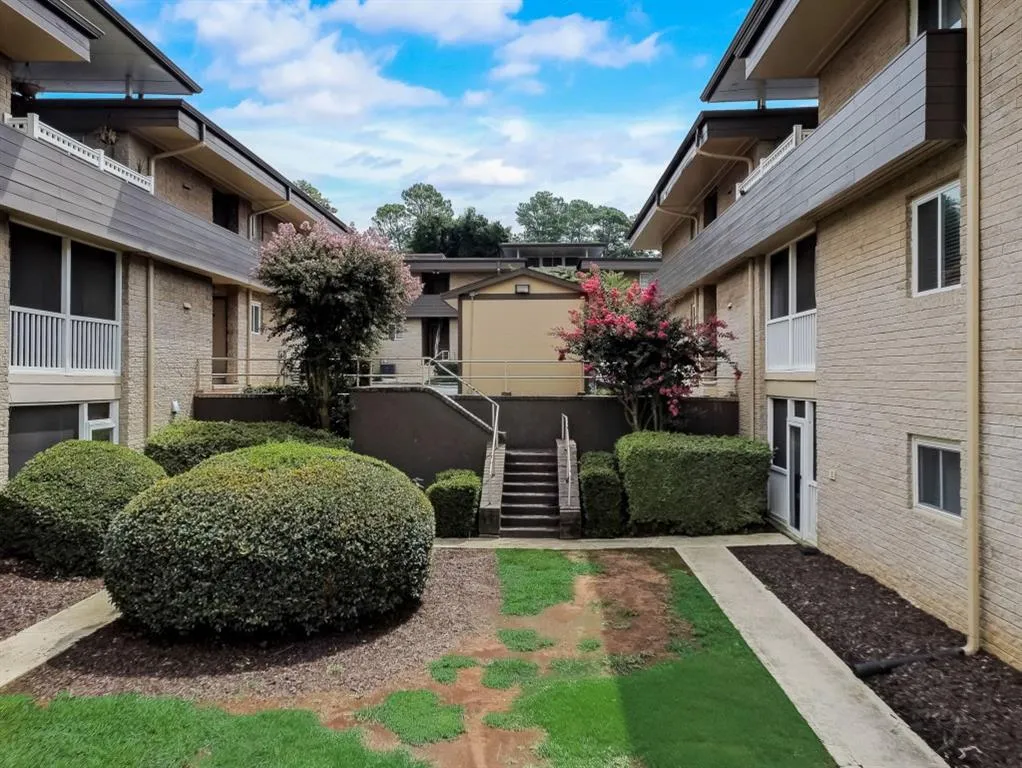 346 Carpenter Drive Unit 40, Sandy Springs, Georgia 30328, 2 Bedrooms Bedrooms, ,2 BathroomsBathrooms,Residential,Sold,346 Carpenter Drive Unit 40,7259574