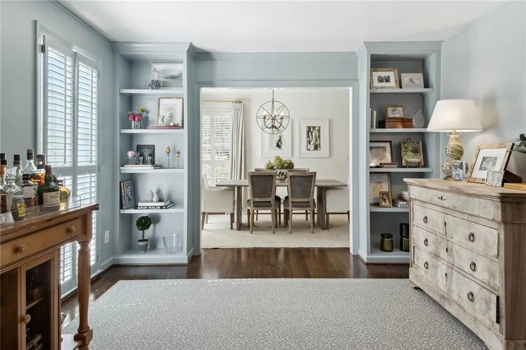 440 Old Creek Road, Atlanta, Georgia 30342, 3 Bedrooms Bedrooms, ,3 BathroomsBathrooms,Residential,Sold,440 Old Creek Road,7132339