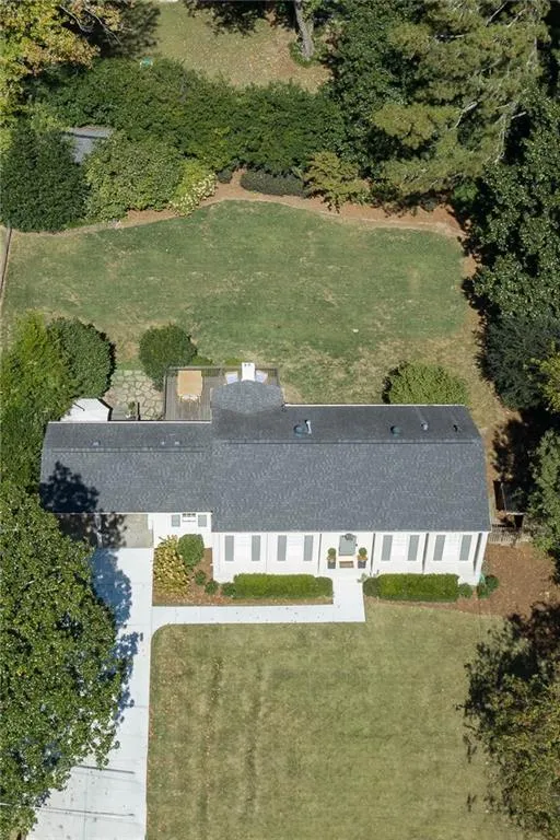 440 Old Creek Road, Atlanta, Georgia 30342, 3 Bedrooms Bedrooms, ,3 BathroomsBathrooms,Residential,Sold,440 Old Creek Road,7132339