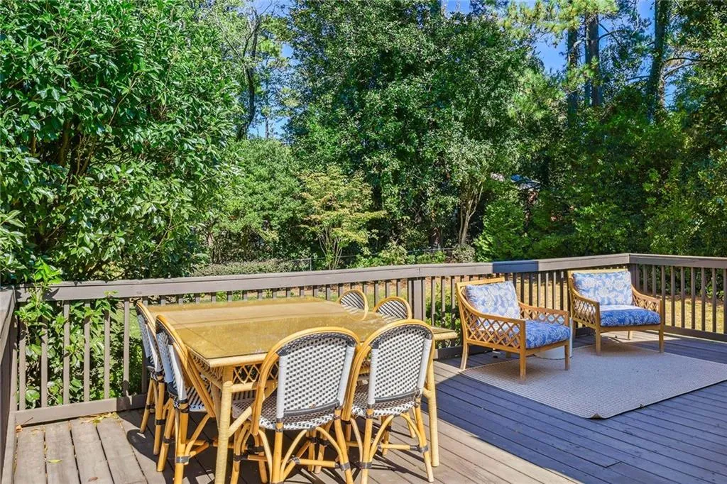 440 Old Creek Road, Atlanta, Georgia 30342, 3 Bedrooms Bedrooms, ,3 BathroomsBathrooms,Residential,Sold,440 Old Creek Road,7132339