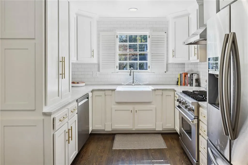 440 Old Creek Road, Atlanta, Georgia 30342, 3 Bedrooms Bedrooms, ,3 BathroomsBathrooms,Residential,Sold,440 Old Creek Road,7132339