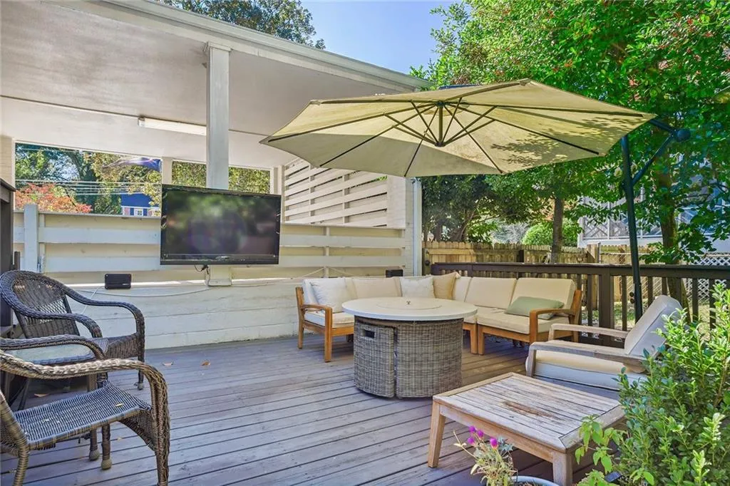 440 Old Creek Road, Atlanta, Georgia 30342, 3 Bedrooms Bedrooms, ,3 BathroomsBathrooms,Residential,Sold,440 Old Creek Road,7132339