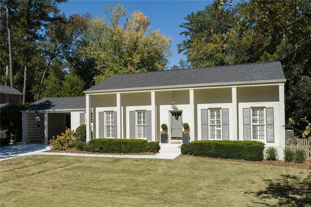 440 Old Creek Road, Atlanta, Georgia 30342, 3 Bedrooms Bedrooms, ,3 BathroomsBathrooms,Residential,Sold,440 Old Creek Road,7132339