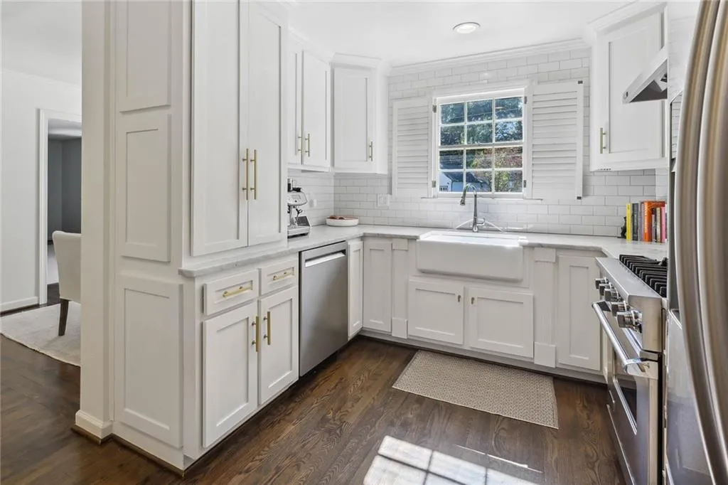 440 Old Creek Road, Atlanta, Georgia 30342, 3 Bedrooms Bedrooms, ,3 BathroomsBathrooms,Residential,Sold,440 Old Creek Road,7132339