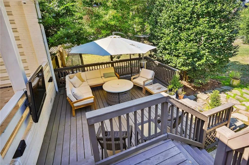 440 Old Creek Road, Atlanta, Georgia 30342, 3 Bedrooms Bedrooms, ,3 BathroomsBathrooms,Residential,Sold,440 Old Creek Road,7132339