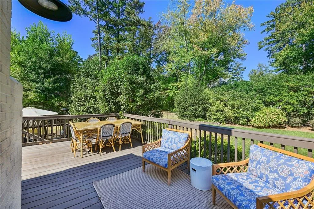 440 Old Creek Road, Atlanta, Georgia 30342, 3 Bedrooms Bedrooms, ,3 BathroomsBathrooms,Residential,Sold,440 Old Creek Road,7132339