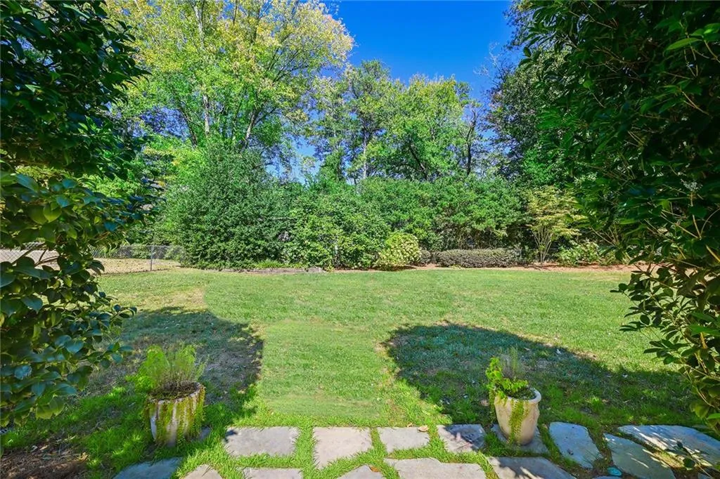 440 Old Creek Road, Atlanta, Georgia 30342, 3 Bedrooms Bedrooms, ,3 BathroomsBathrooms,Residential,Sold,440 Old Creek Road,7132339