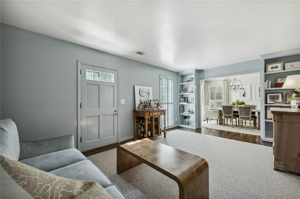 440 Old Creek Road, Atlanta, Georgia 30342, 3 Bedrooms Bedrooms, ,3 BathroomsBathrooms,Residential,Sold,440 Old Creek Road,7132339