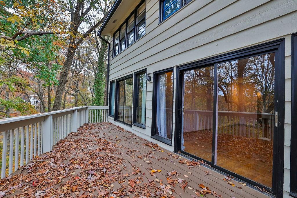 120 HUNTCLIFF Point, Sandy Springs, Georgia 30350, 5 Bedrooms Bedrooms, ,4 BathroomsBathrooms,Residential,Sold,120 HUNTCLIFF Point,7303103