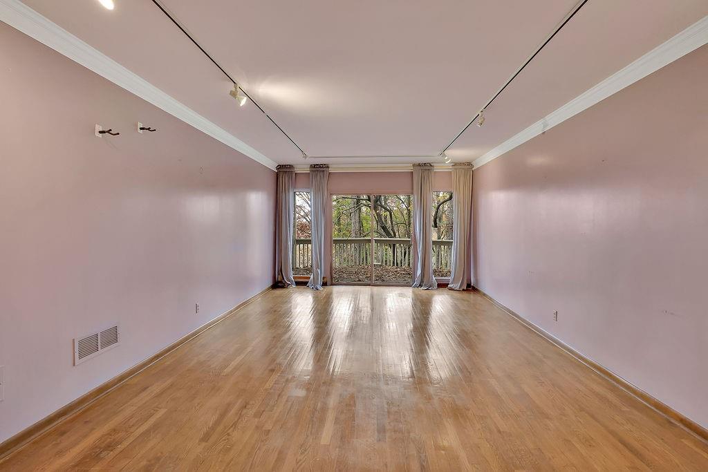 120 HUNTCLIFF Point, Sandy Springs, Georgia 30350, 5 Bedrooms Bedrooms, ,4 BathroomsBathrooms,Residential,Sold,120 HUNTCLIFF Point,7303103
