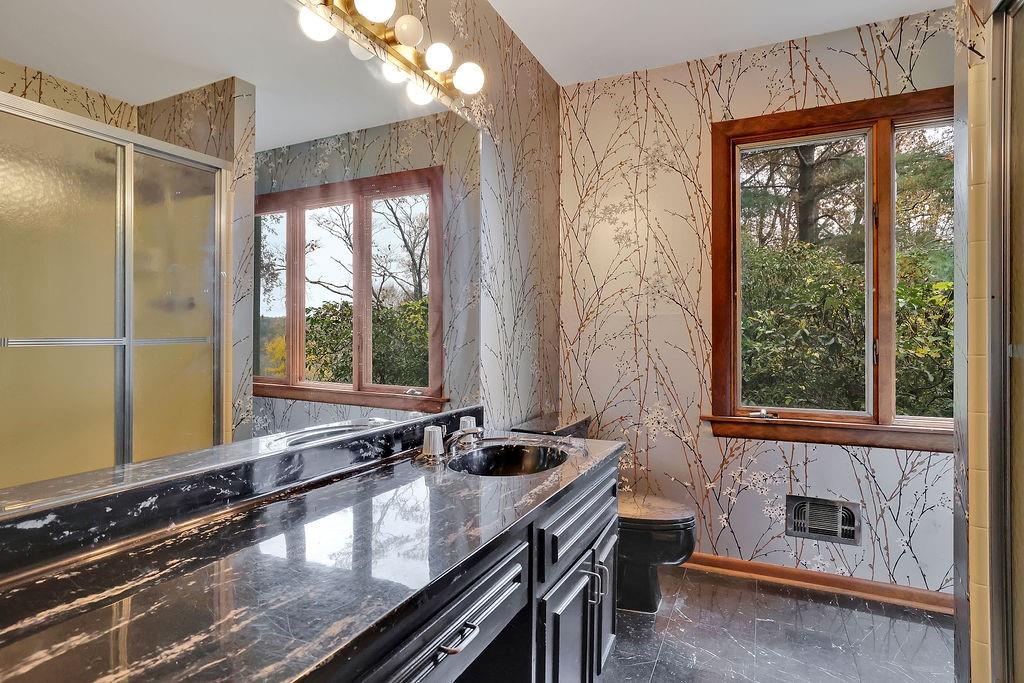 120 HUNTCLIFF Point, Sandy Springs, Georgia 30350, 5 Bedrooms Bedrooms, ,4 BathroomsBathrooms,Residential,Sold,120 HUNTCLIFF Point,7303103