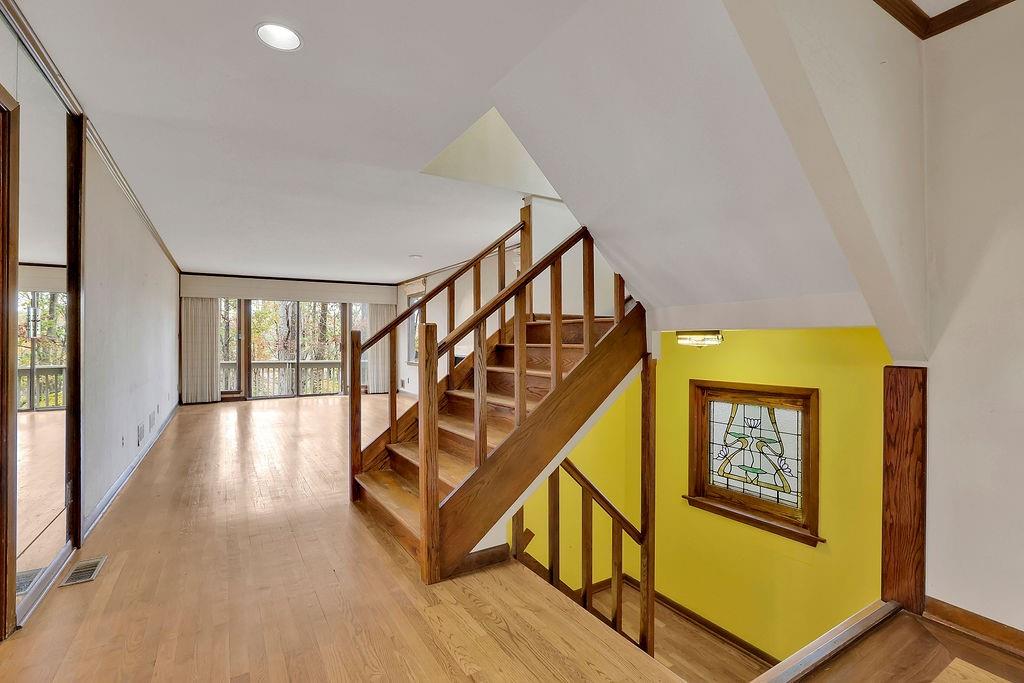 120 HUNTCLIFF Point, Sandy Springs, Georgia 30350, 5 Bedrooms Bedrooms, ,4 BathroomsBathrooms,Residential,Sold,120 HUNTCLIFF Point,7303103