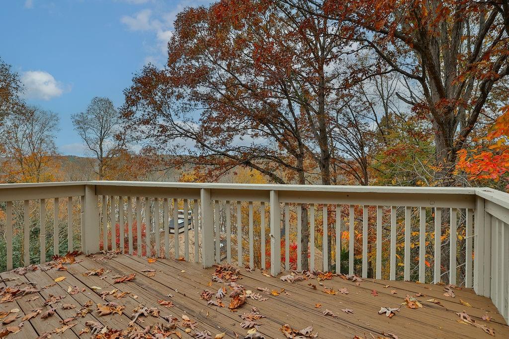 120 HUNTCLIFF Point, Sandy Springs, Georgia 30350, 5 Bedrooms Bedrooms, ,4 BathroomsBathrooms,Residential,Sold,120 HUNTCLIFF Point,7303103