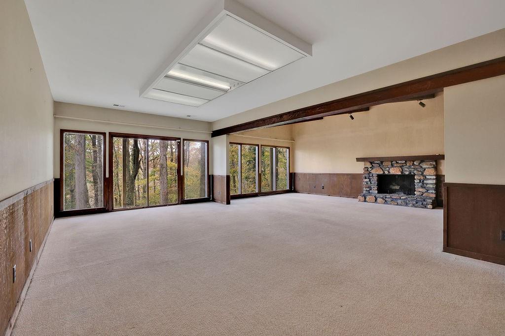 120 HUNTCLIFF Point, Sandy Springs, Georgia 30350, 5 Bedrooms Bedrooms, ,4 BathroomsBathrooms,Residential,Sold,120 HUNTCLIFF Point,7303103