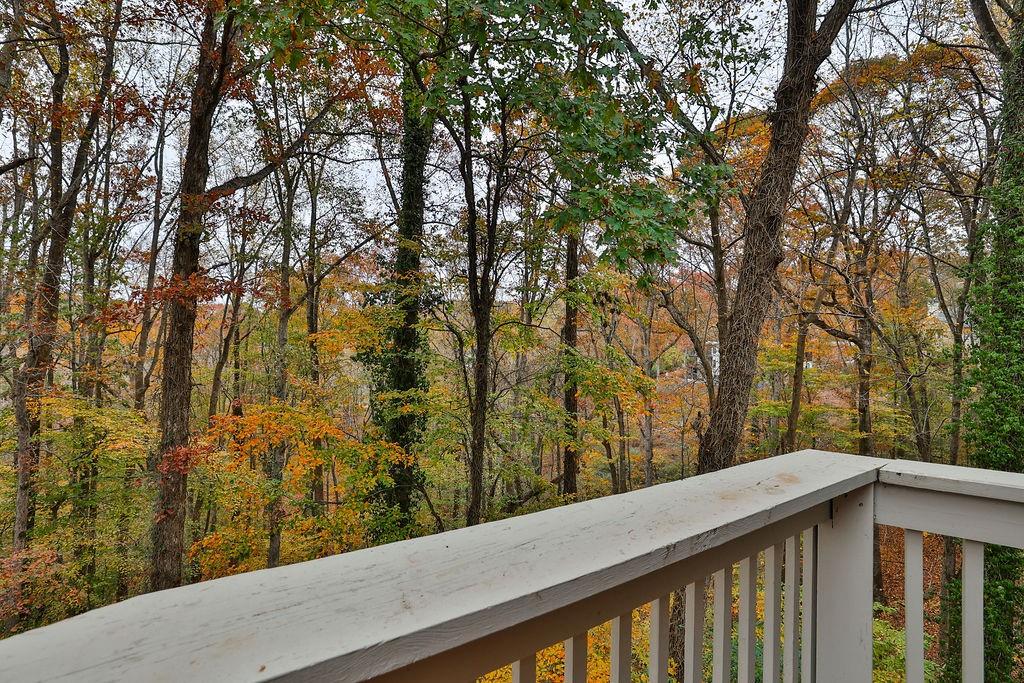 120 HUNTCLIFF Point, Sandy Springs, Georgia 30350, 5 Bedrooms Bedrooms, ,4 BathroomsBathrooms,Residential,Sold,120 HUNTCLIFF Point,7303103