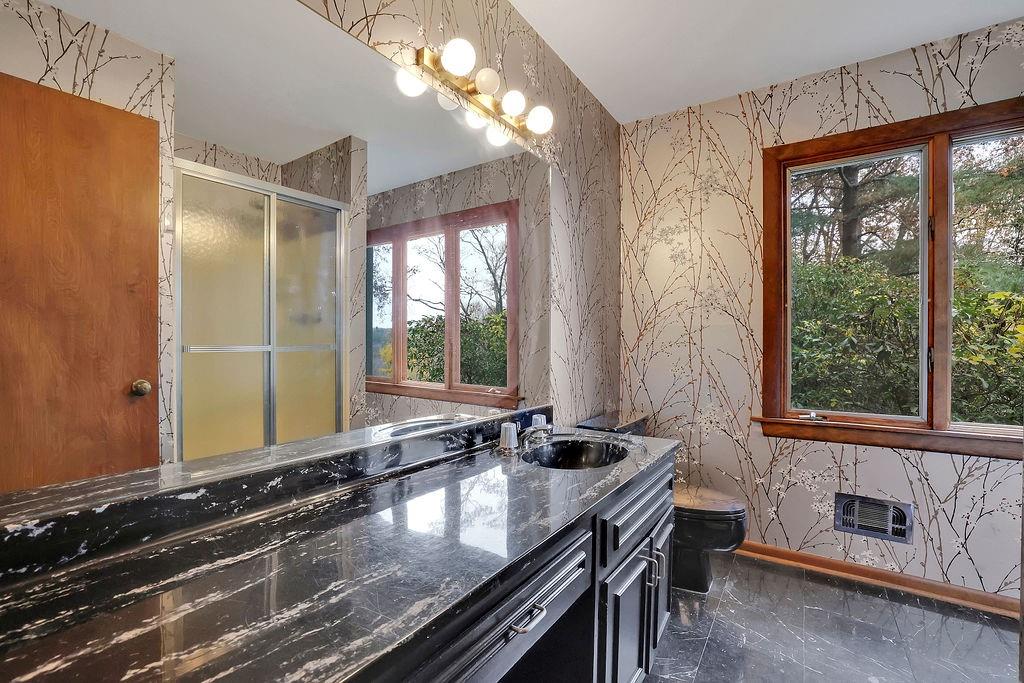 120 HUNTCLIFF Point, Sandy Springs, Georgia 30350, 5 Bedrooms Bedrooms, ,4 BathroomsBathrooms,Residential,Sold,120 HUNTCLIFF Point,7303103