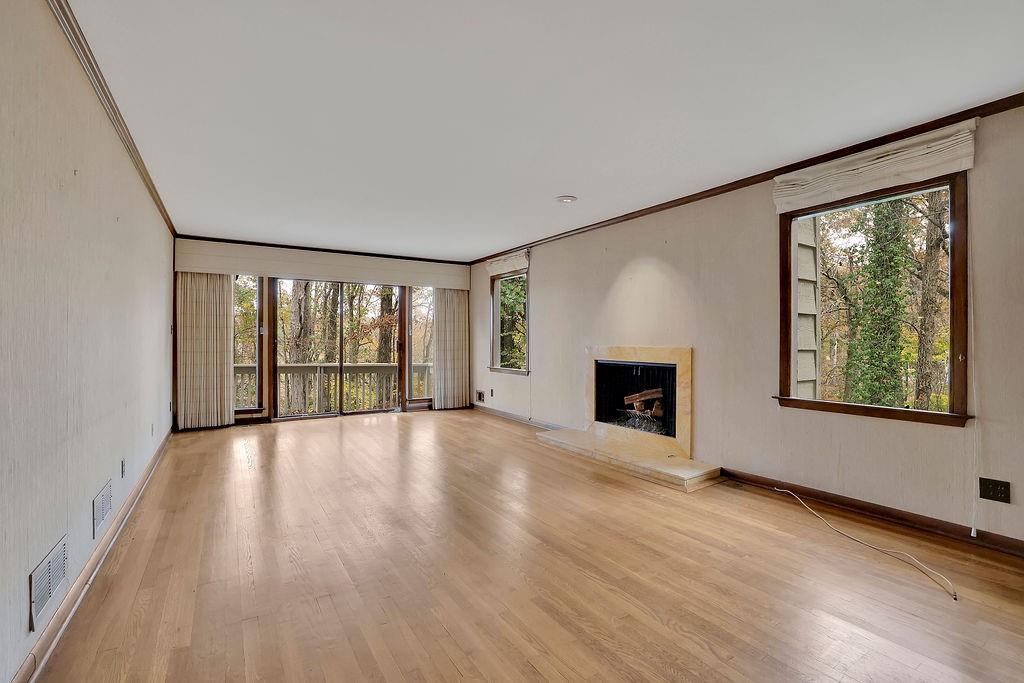120 HUNTCLIFF Point, Sandy Springs, Georgia 30350, 5 Bedrooms Bedrooms, ,4 BathroomsBathrooms,Residential,Sold,120 HUNTCLIFF Point,7303103
